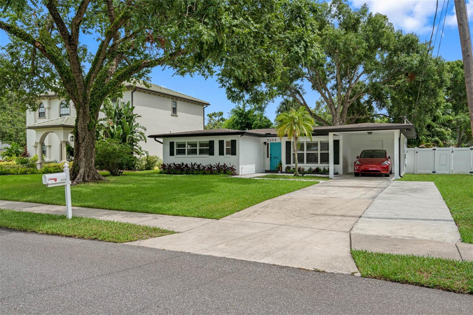 5104 W Cleveland St, Tampa