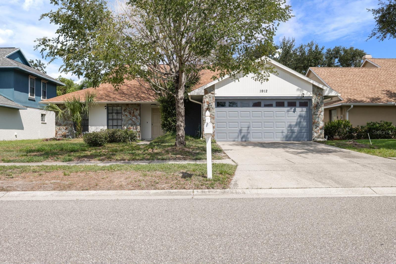 1912 Firethorn Ct, Brandon