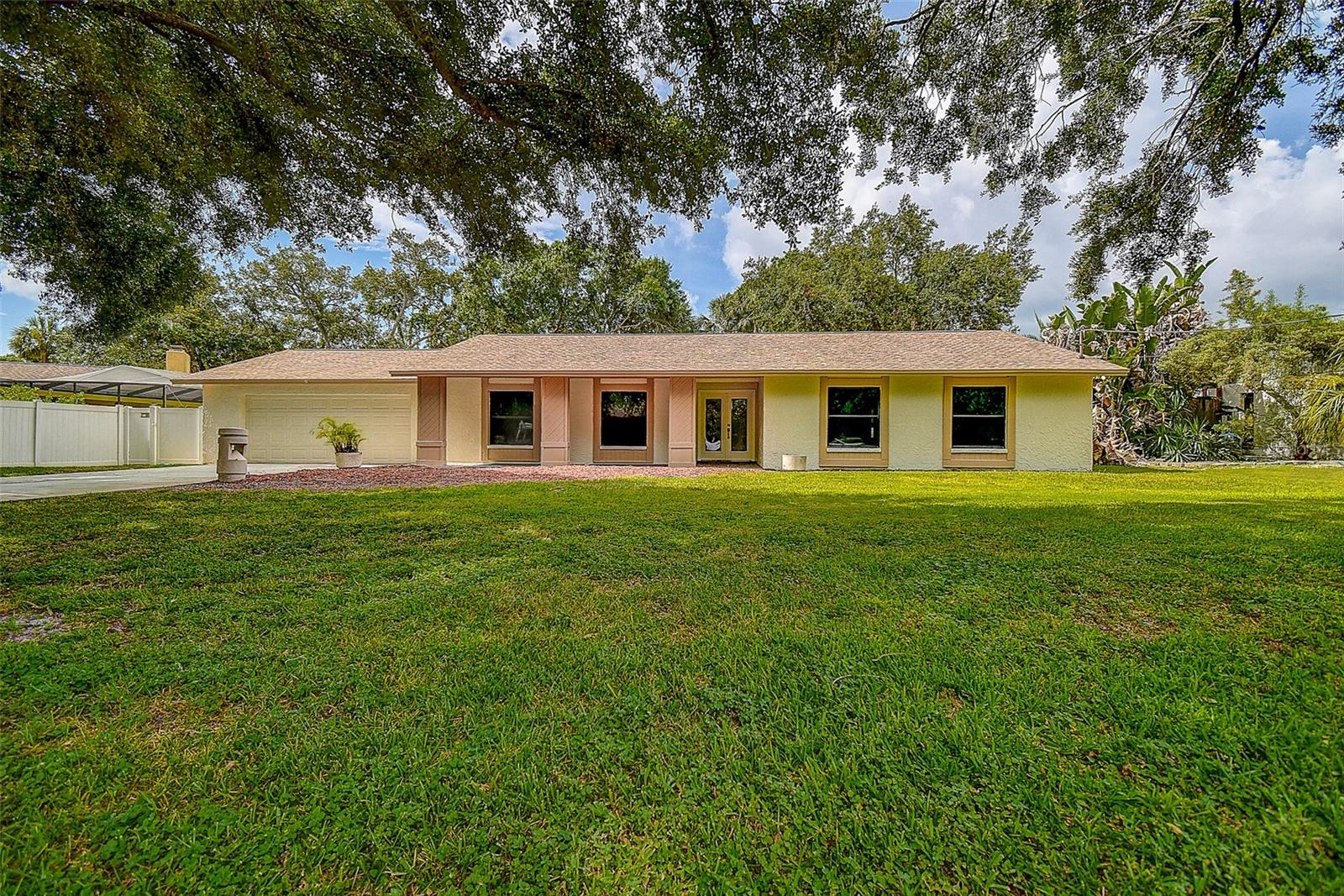 9404 W Hamilton Ave, Tampa