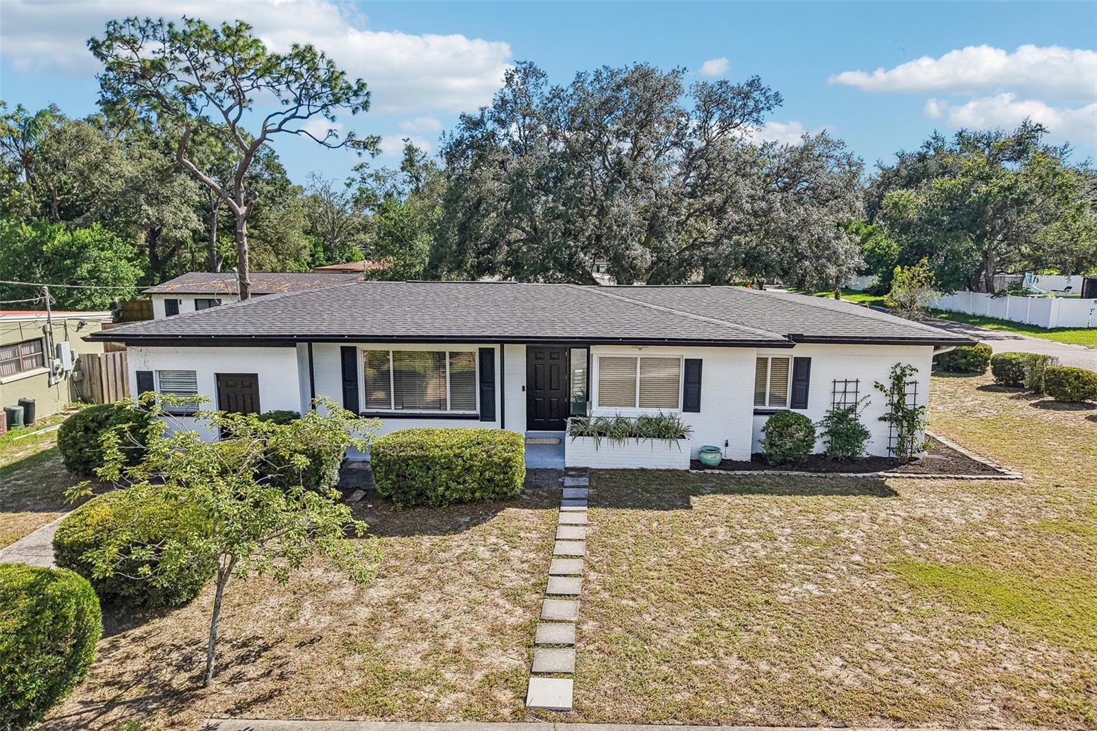 201 REDWOOD AVE