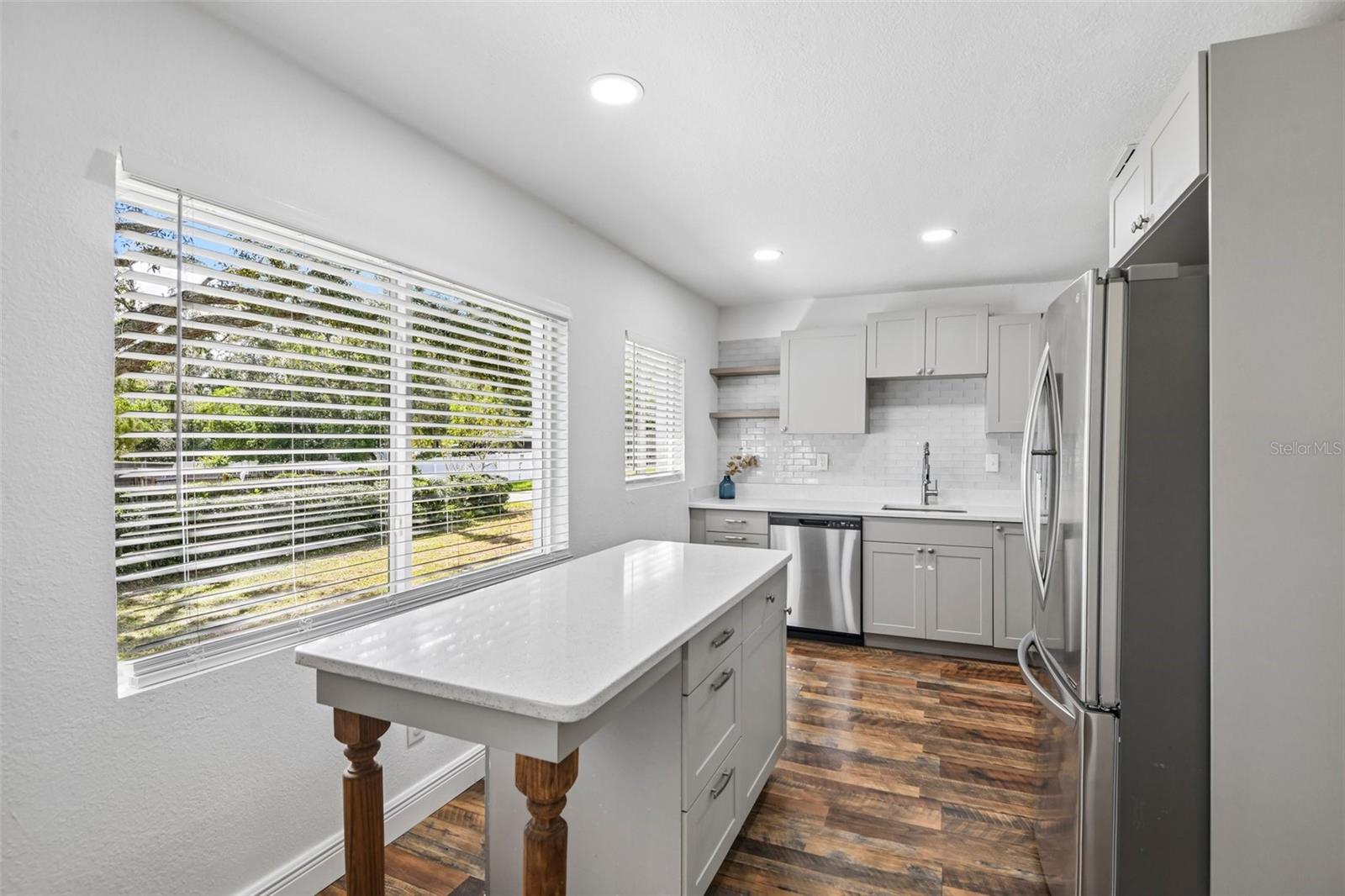 201 REDWOOD AVE