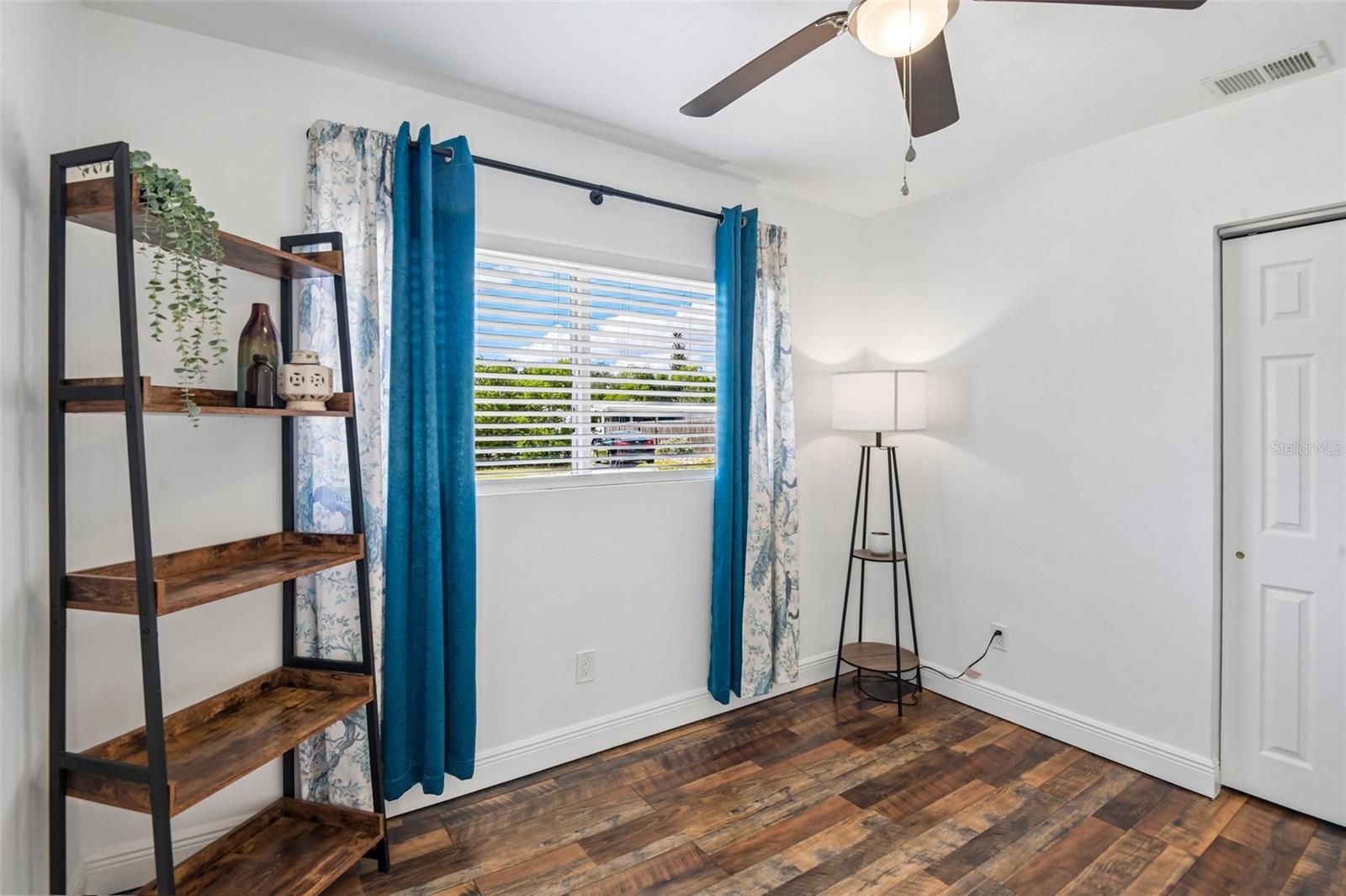 201 REDWOOD AVE