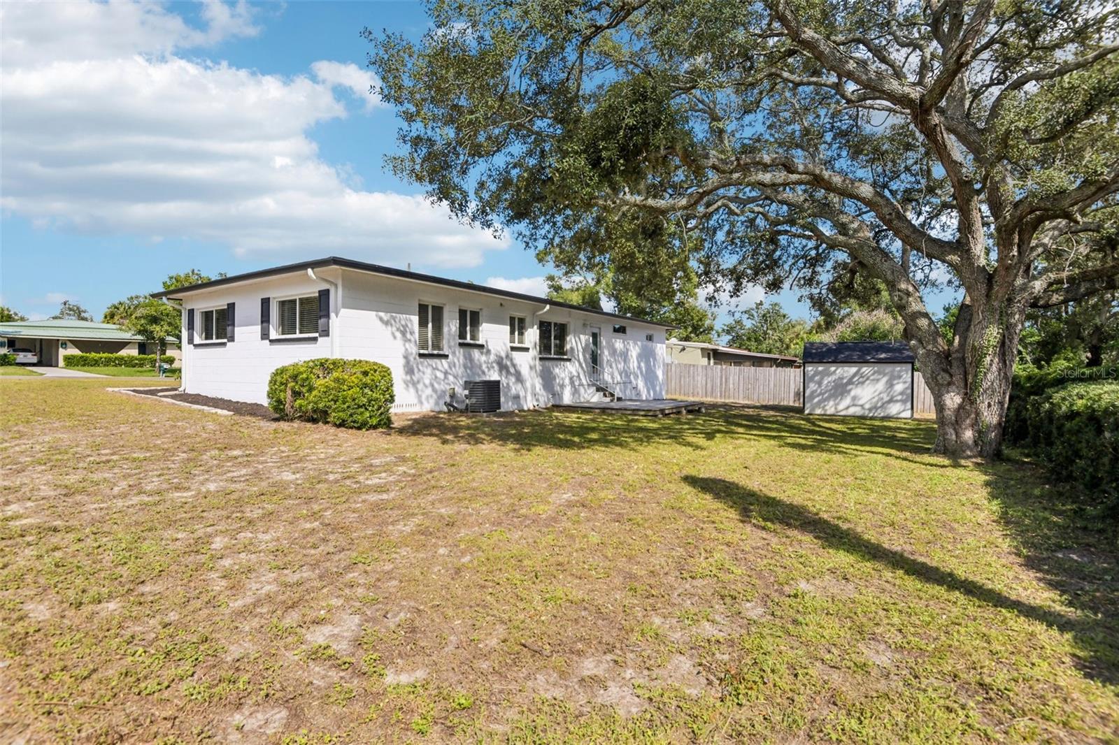 201 REDWOOD AVE