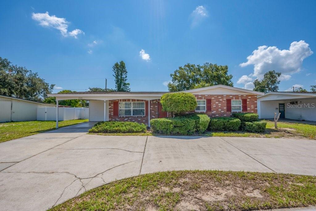 1105 N Parsons Ave, Brandon