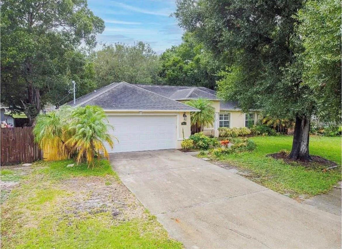 4914 N Mendenhall Dr, Tampa