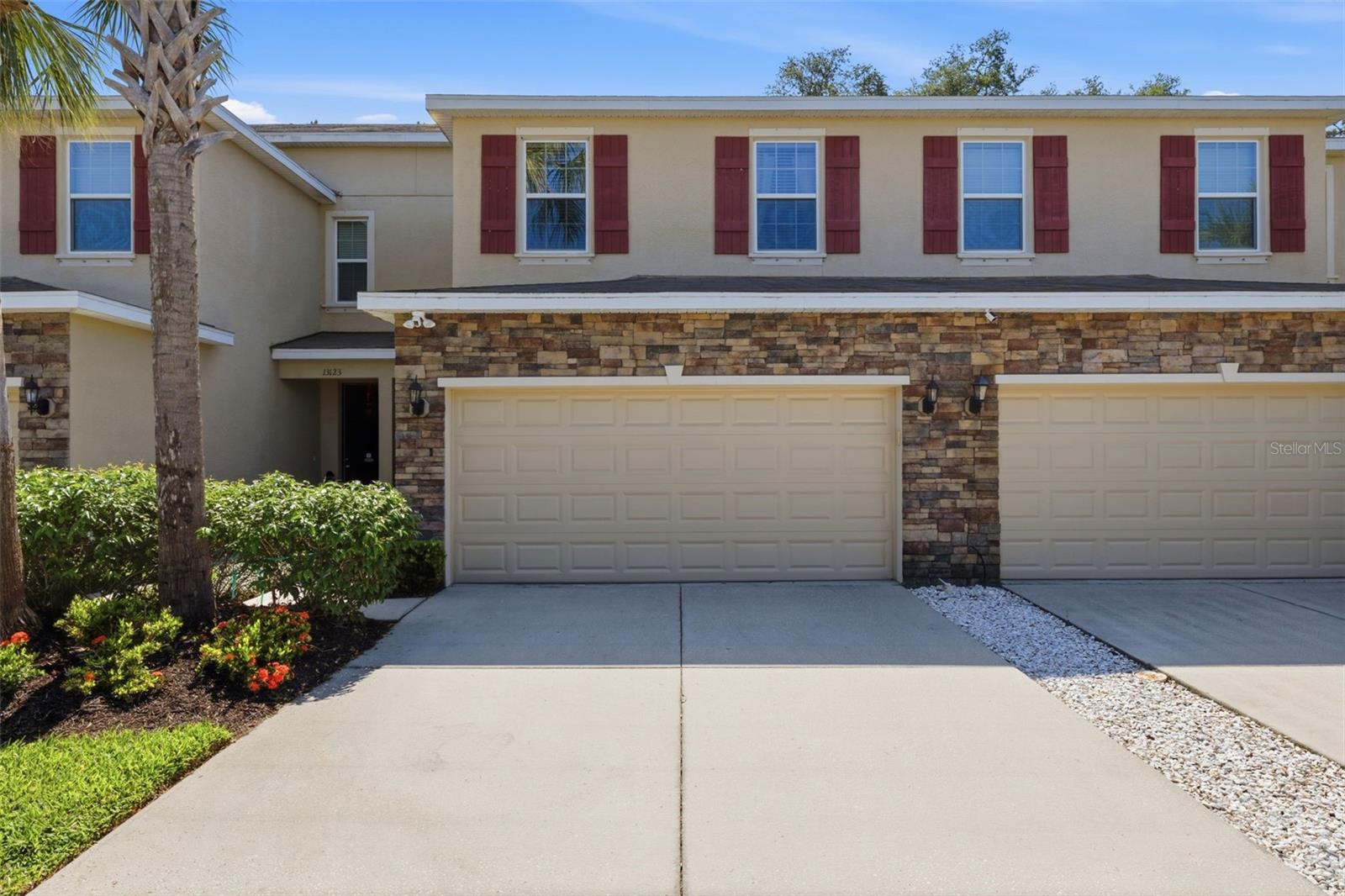 13121 Canopy Creek Dr, Tampa