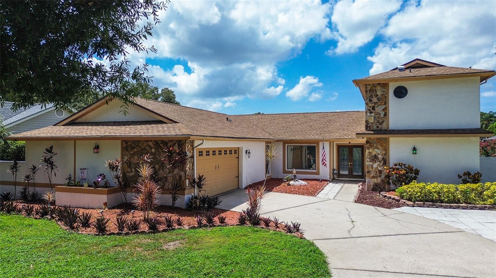 2876 Lake Valencia Blvd E, Palm Harbor