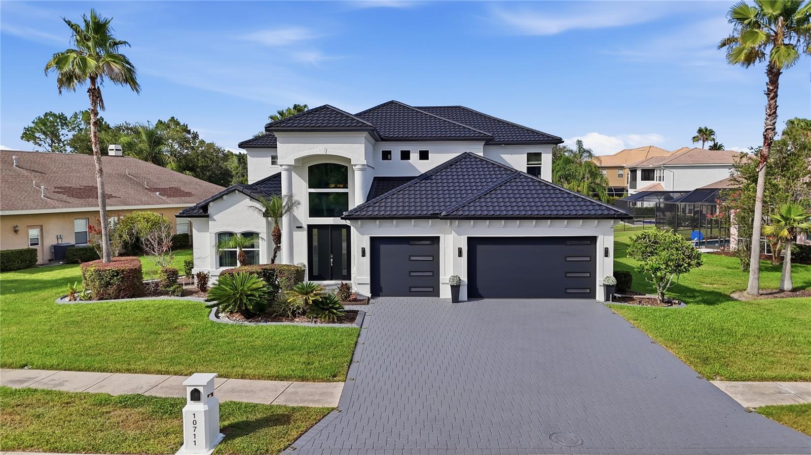 10711 Cory Lake Dr, Tampa