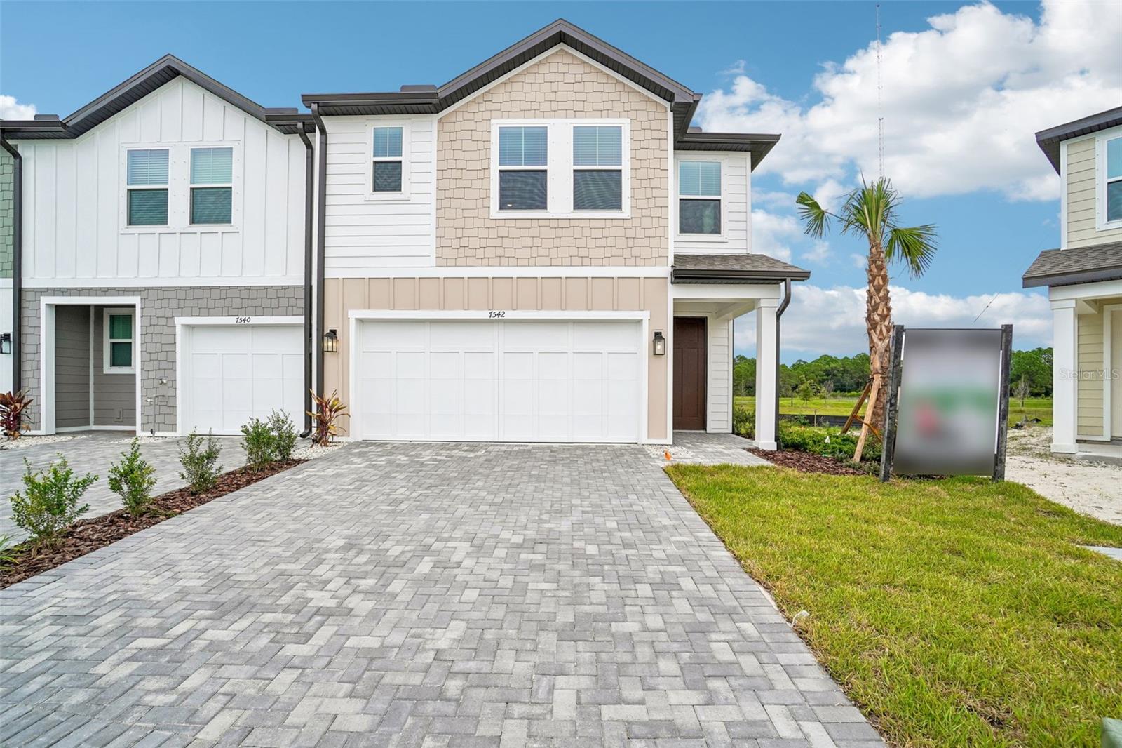 7542 Deer Valley Circle, Tampa