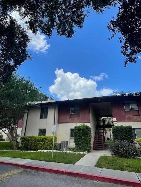 3850 N Lake Dr #140, Tampa