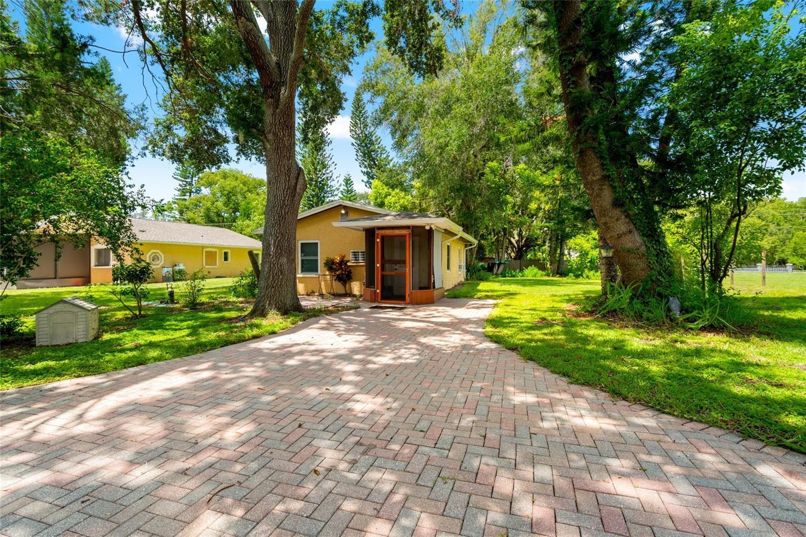 5709 Lake Le Clare Rd, Lutz