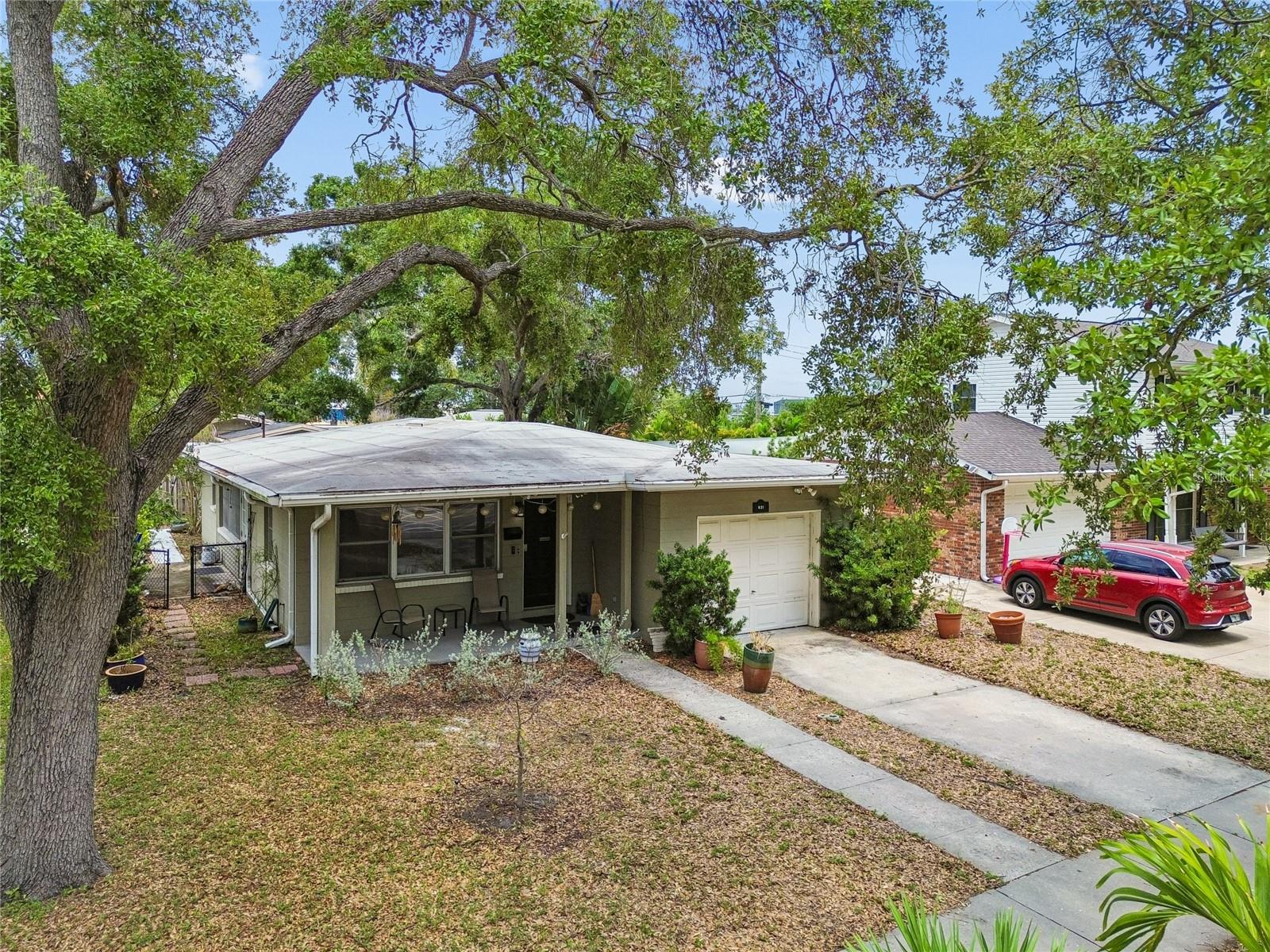 621 E Davis Blvd, Tampa