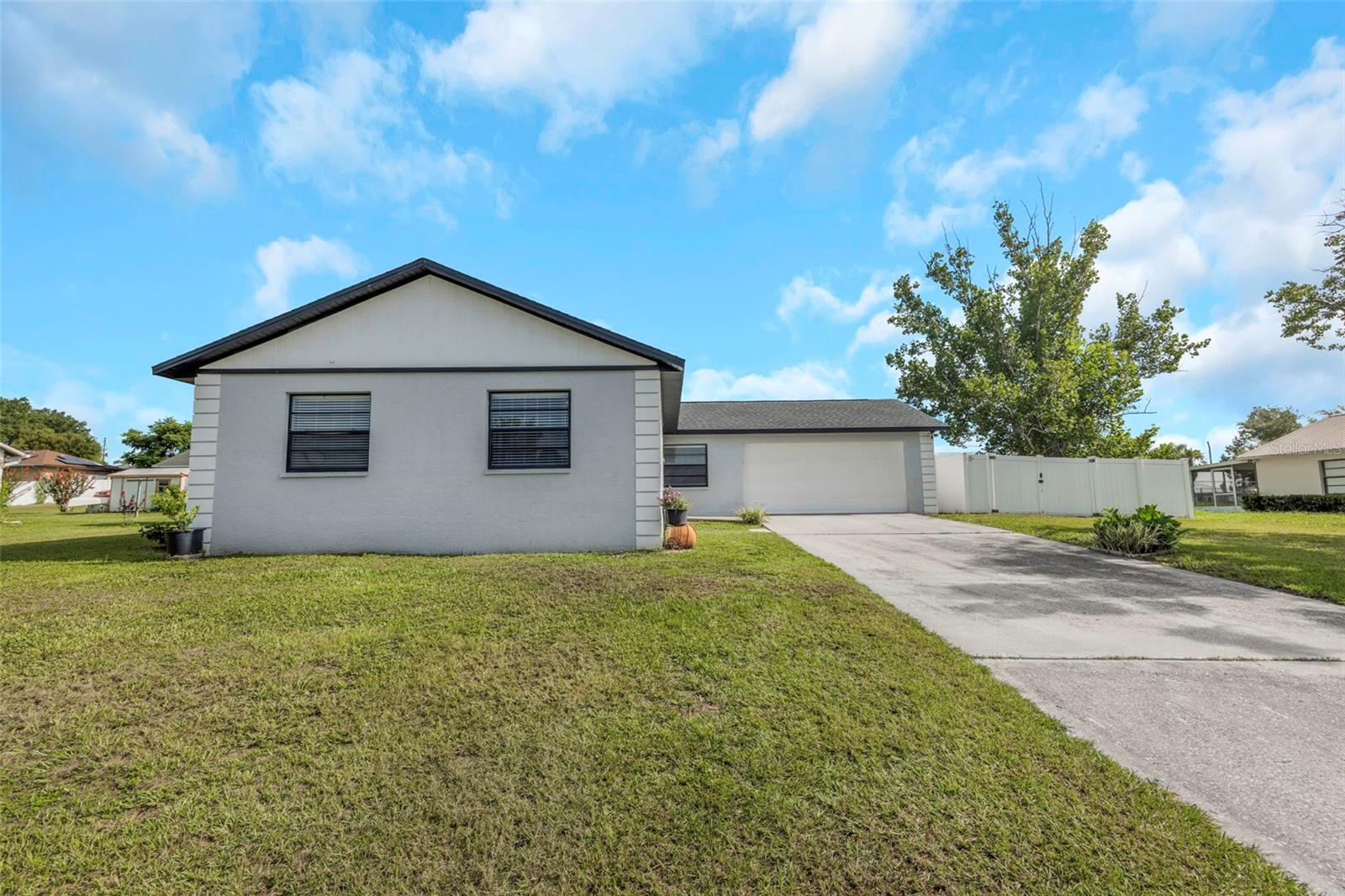 38811 James Ct, Zephyrhills