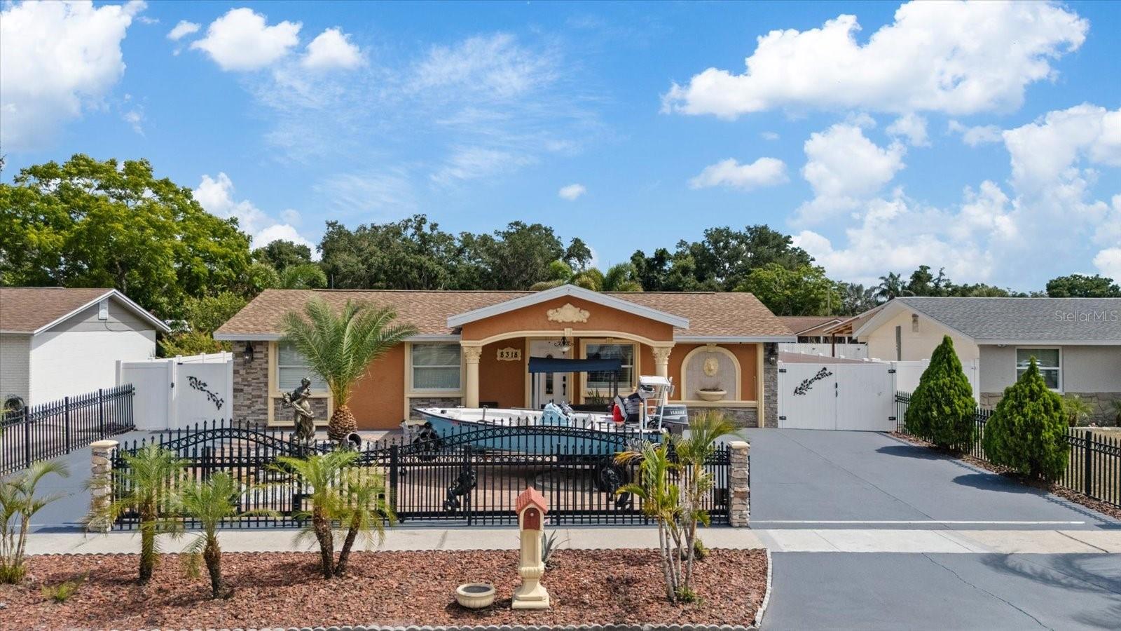 8318 Drycreek Dr, Tampa