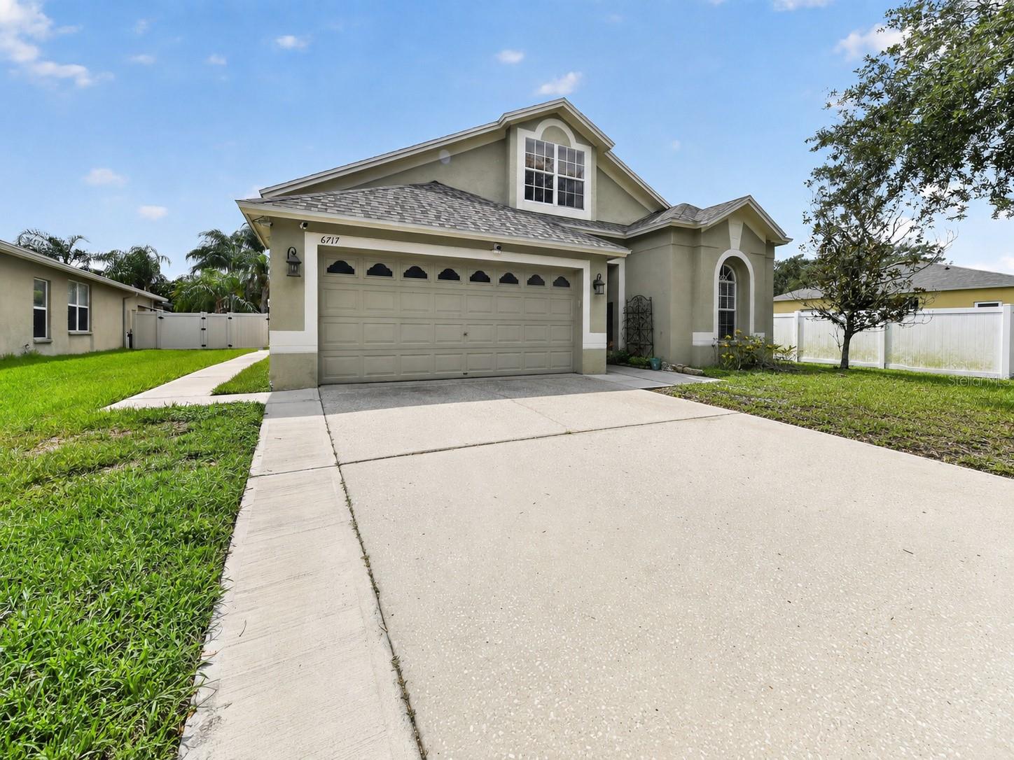 6717 Guilford Crest Dr, Apollo Beach