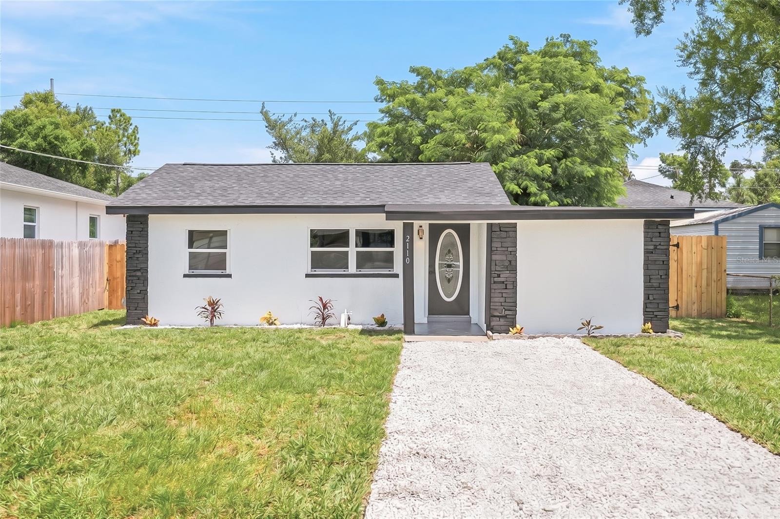 2110 E Nedro Rd, Tampa