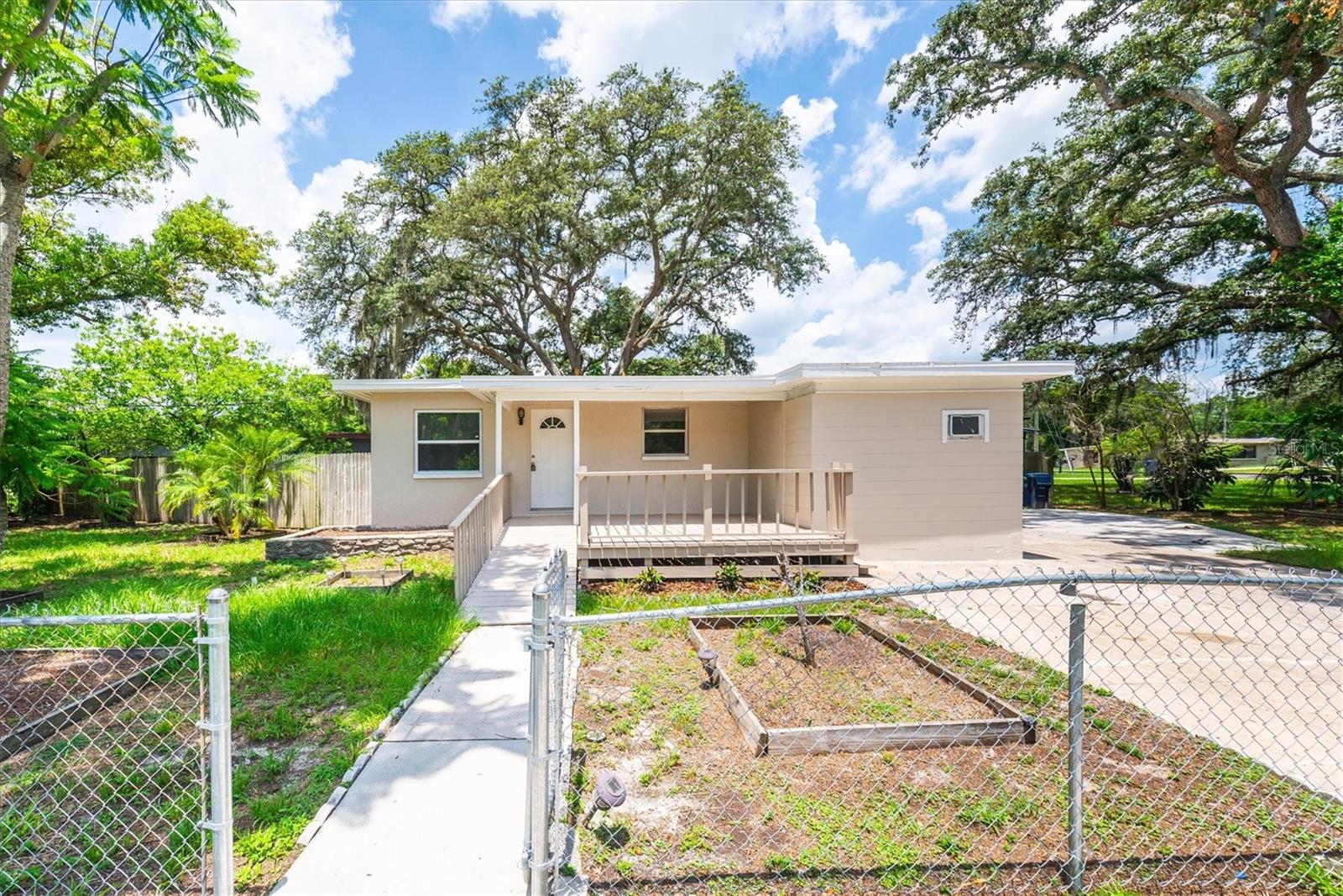 1808 S Club Ct, Tampa