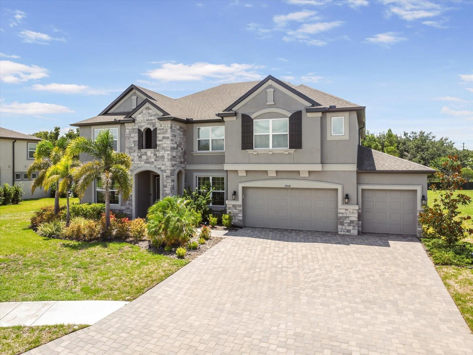 9508 Pyrenees Pl, Seffner