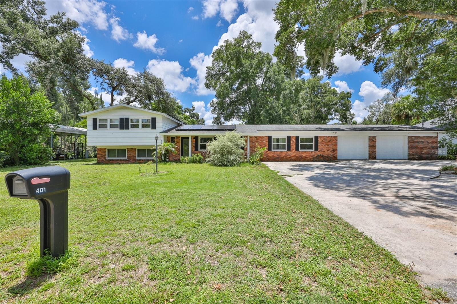 401 Overland Dr, Brandon