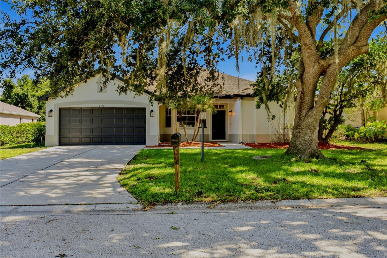 1710 Brookstone Way, Plant City