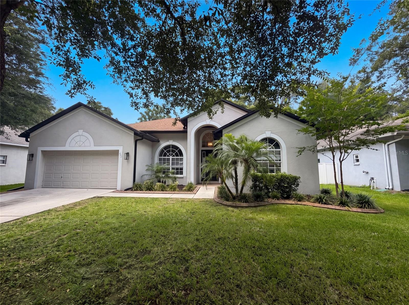 222 Taylor Bay Ln, Brandon