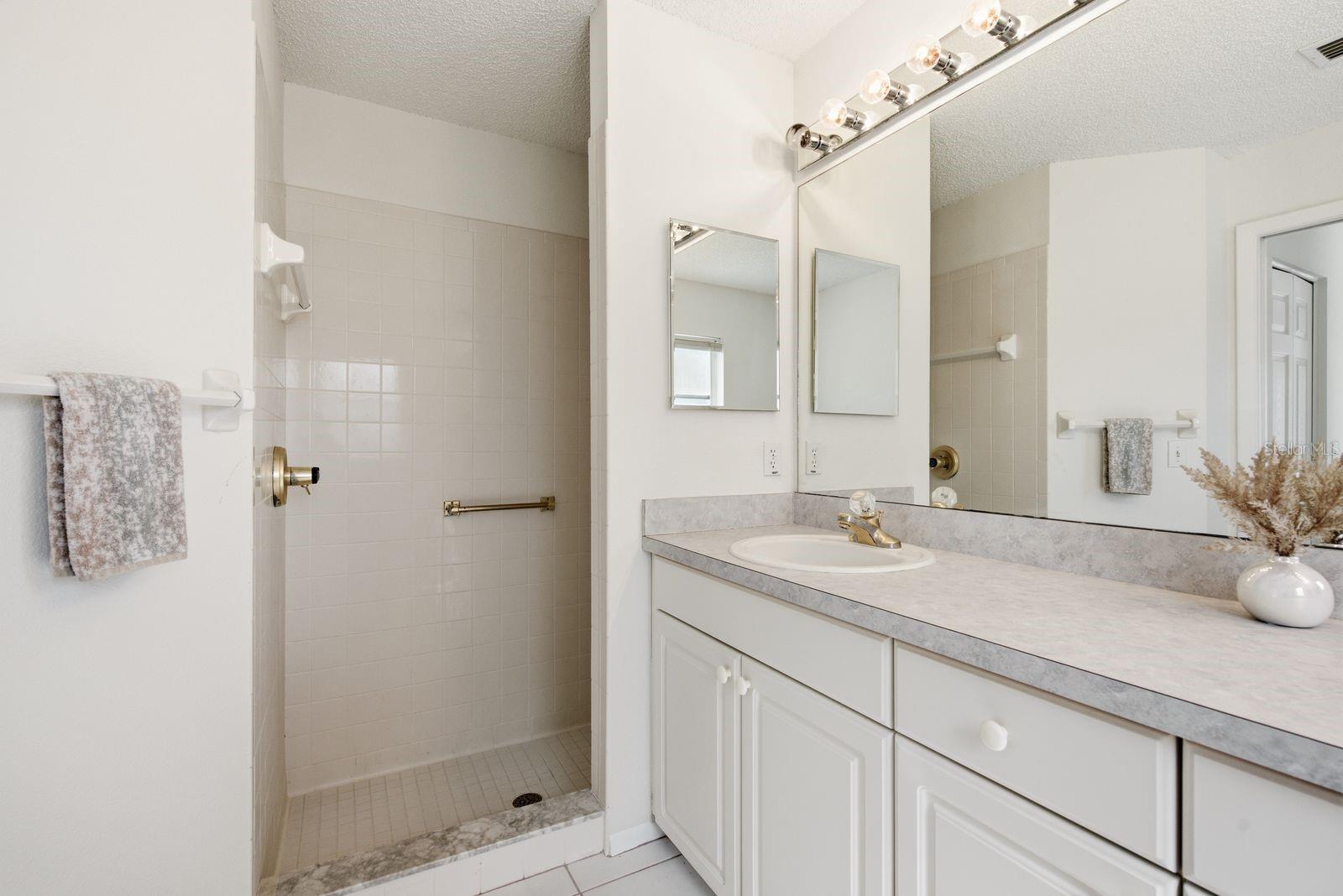 6639 SUN POINT CT