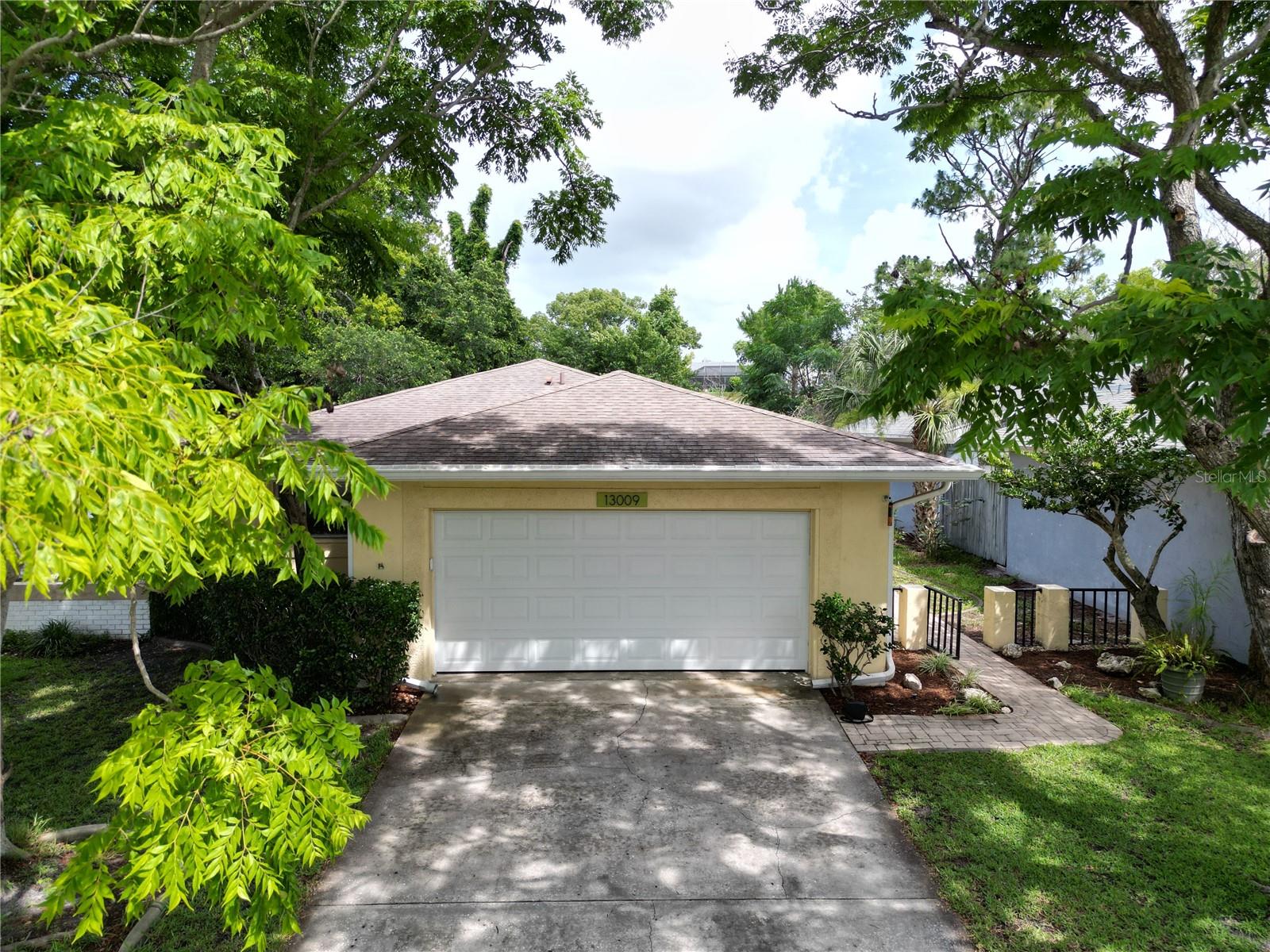 13009 Club Dr, Hudson