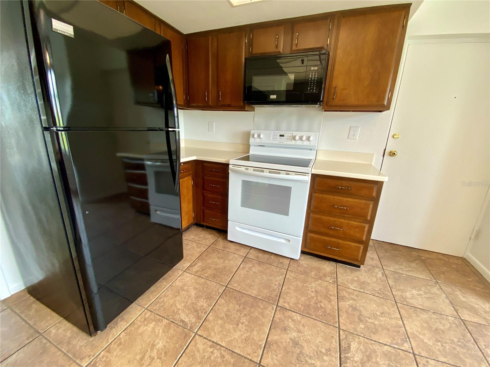 2403 S ARDSON PL #402B