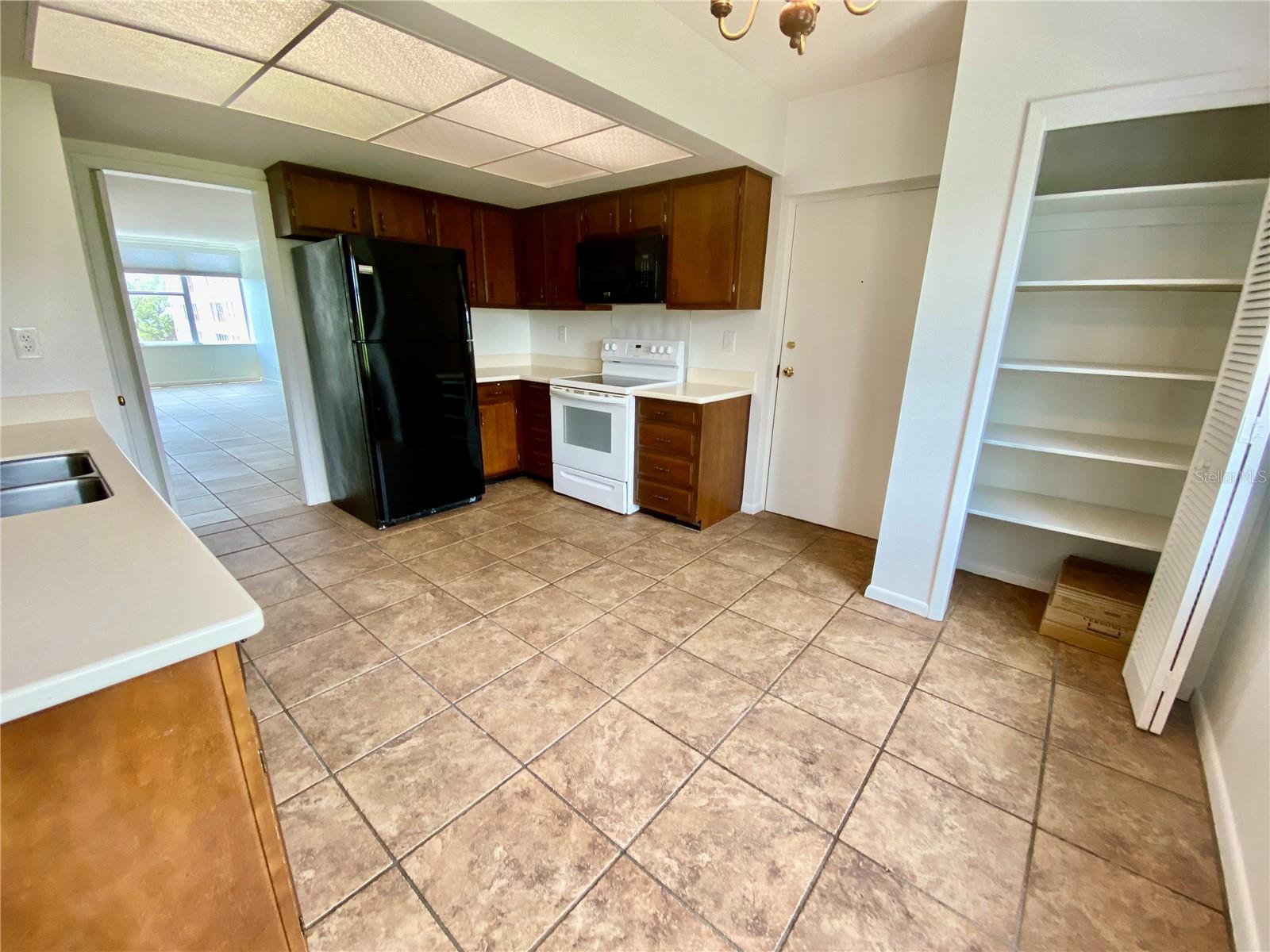 2403 S ARDSON PL #402B