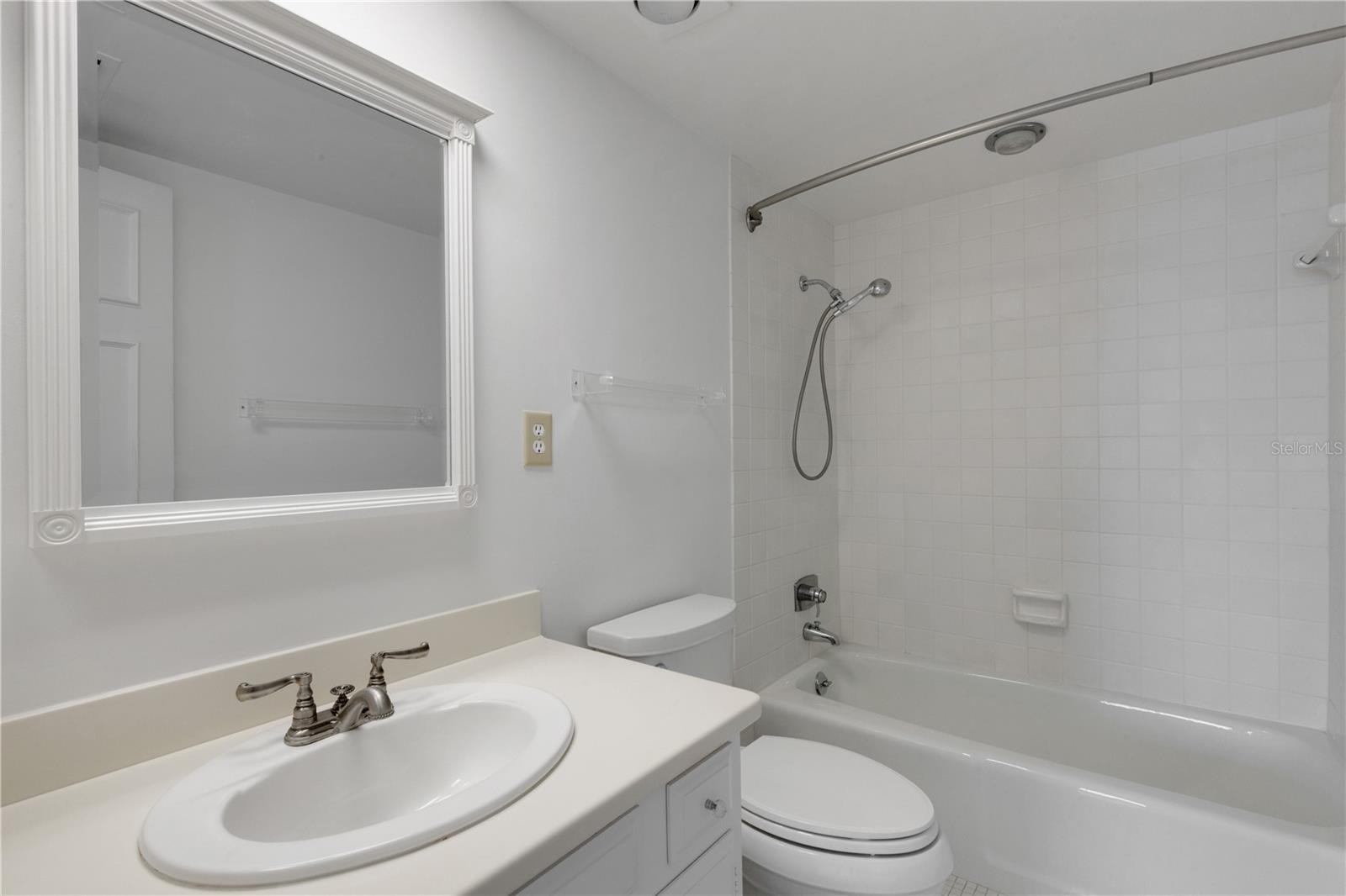 2403 S ARDSON PL #402B