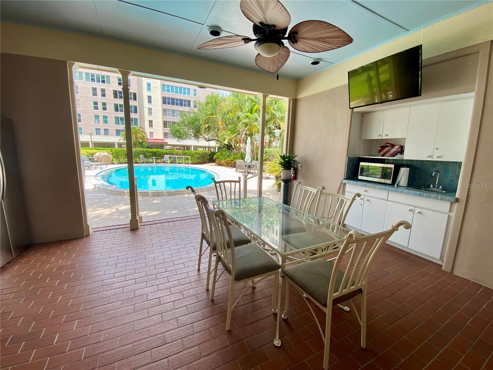 2403 S ARDSON PL #402B