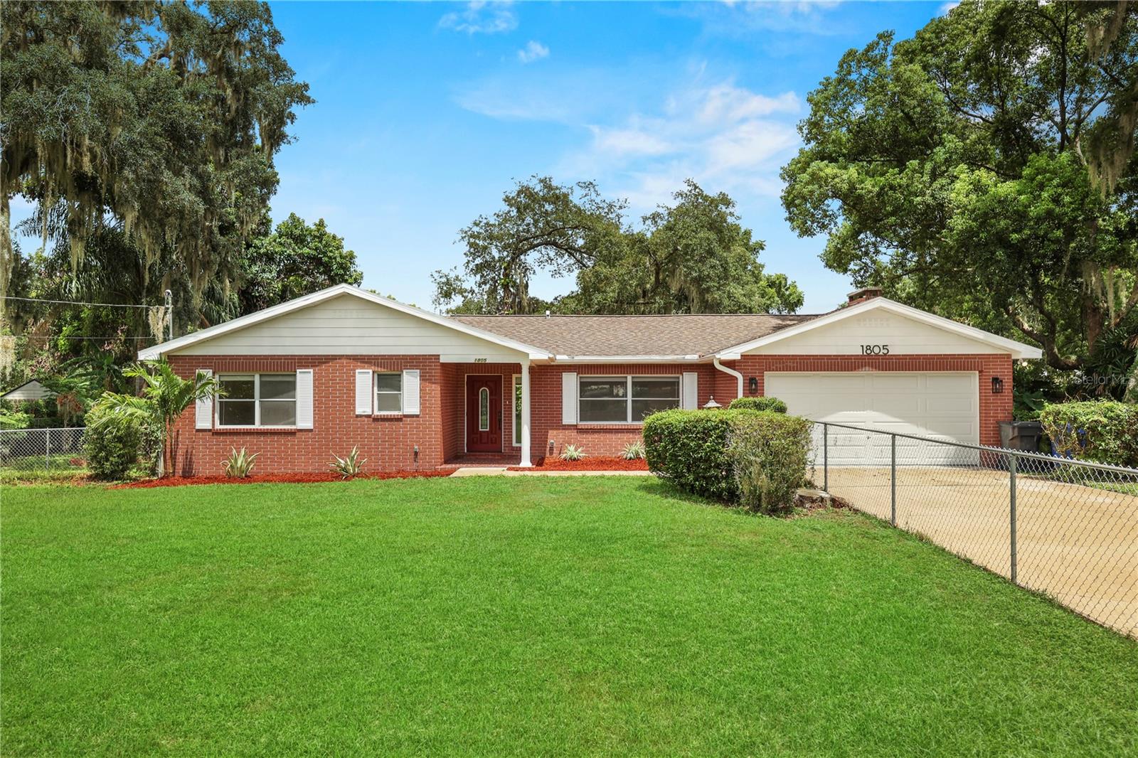 1805 Dierker Dr, Valrico