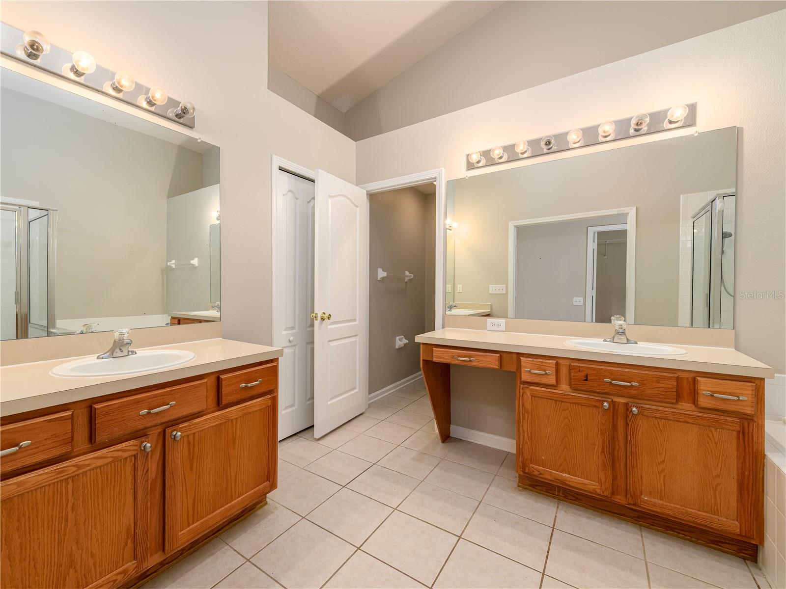 25342 LEXINGTON OAKS BLVD