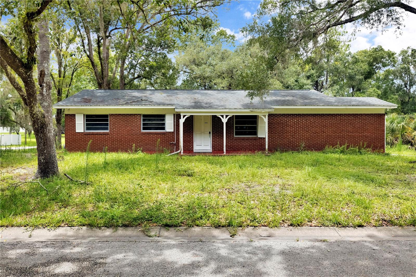 11916 Davis Rd, Tampa