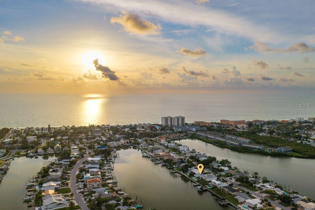 337 La Hacienda Dr, Indian Rocks Beach