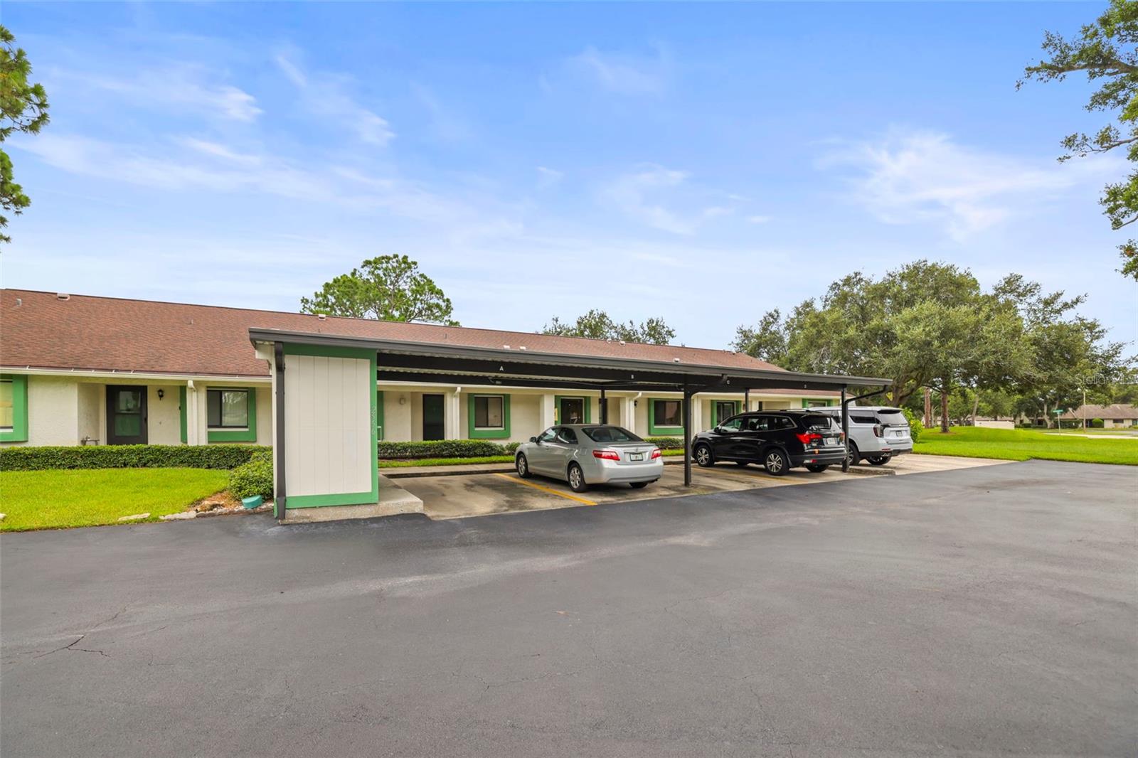 2556 Royal Pines Cir #13-c, Clearwater