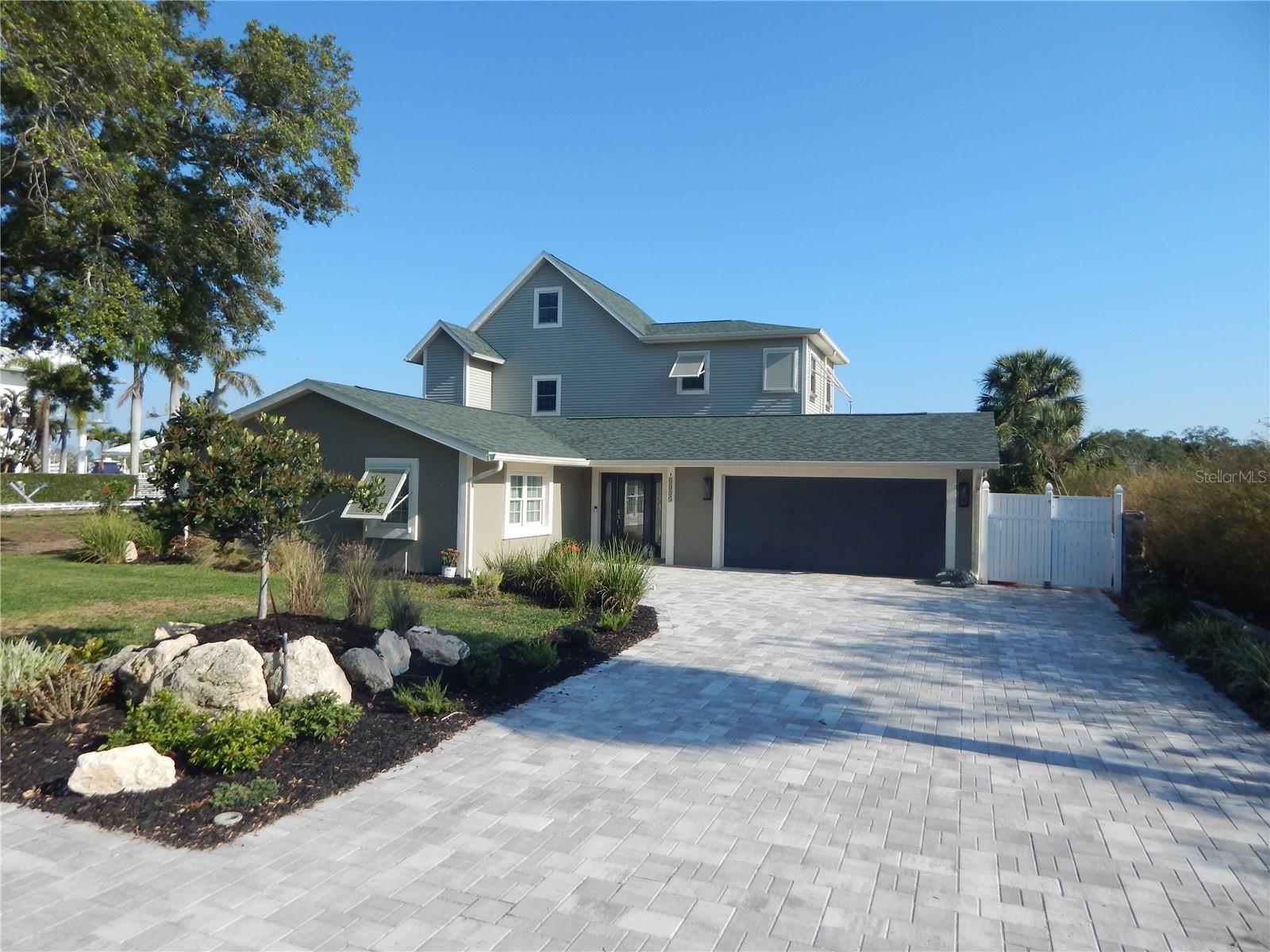 8025 Island Dr, Port Richey