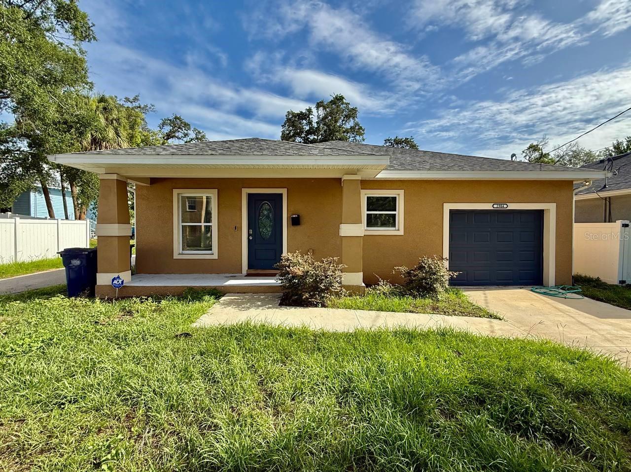 2904 E Columbus Dr, Tampa