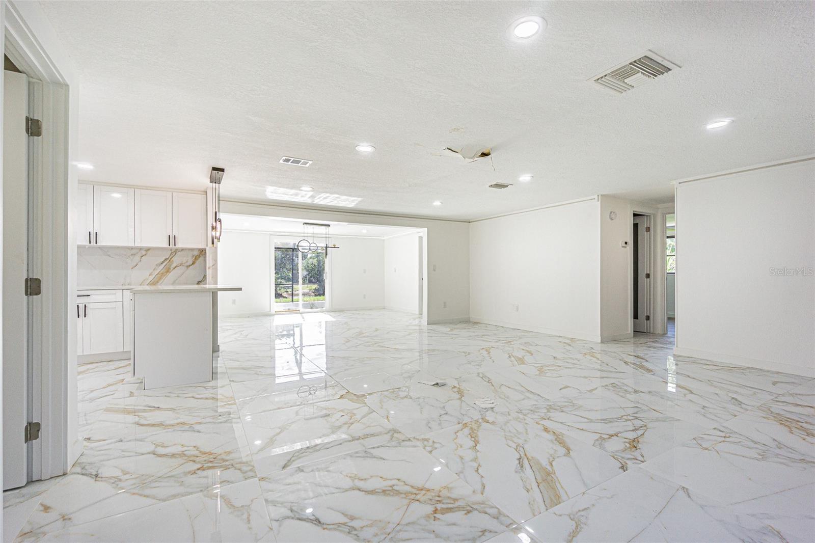 5254 MILLER BAYOU DR
