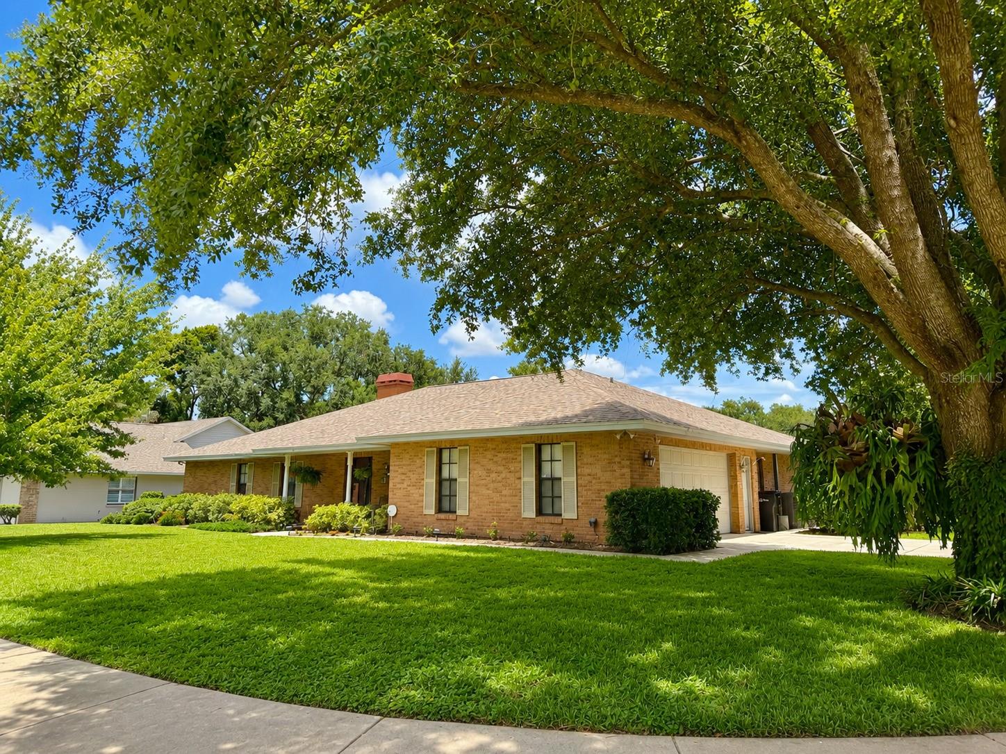 411 Summit Chase Dr, Valrico