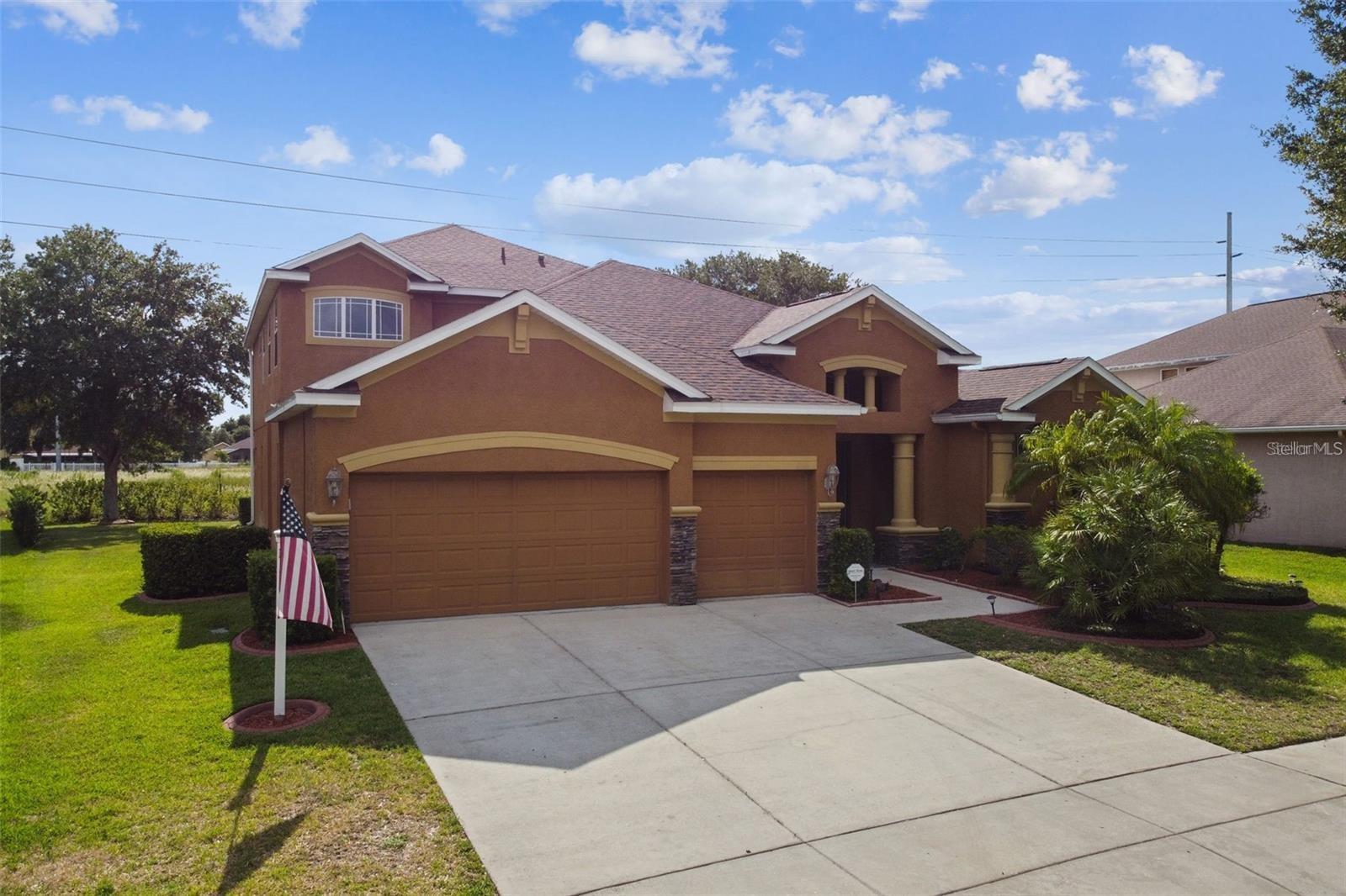 1110 Facet View Way, Valrico