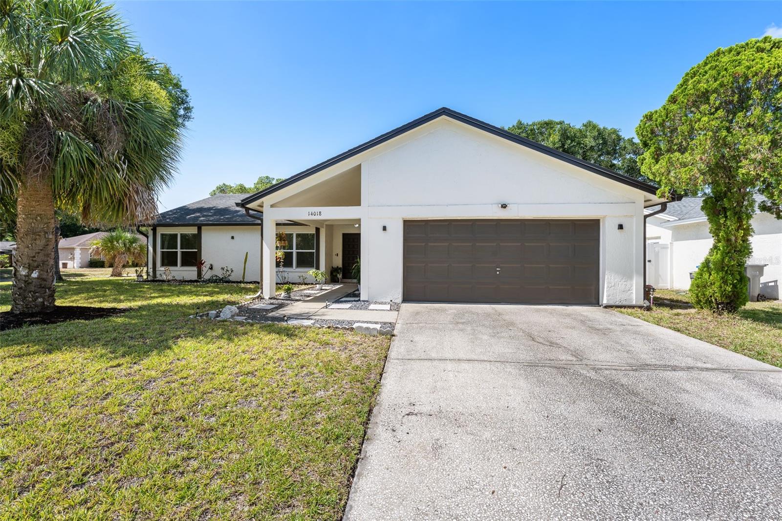 14018 Cascade Ln, Tampa