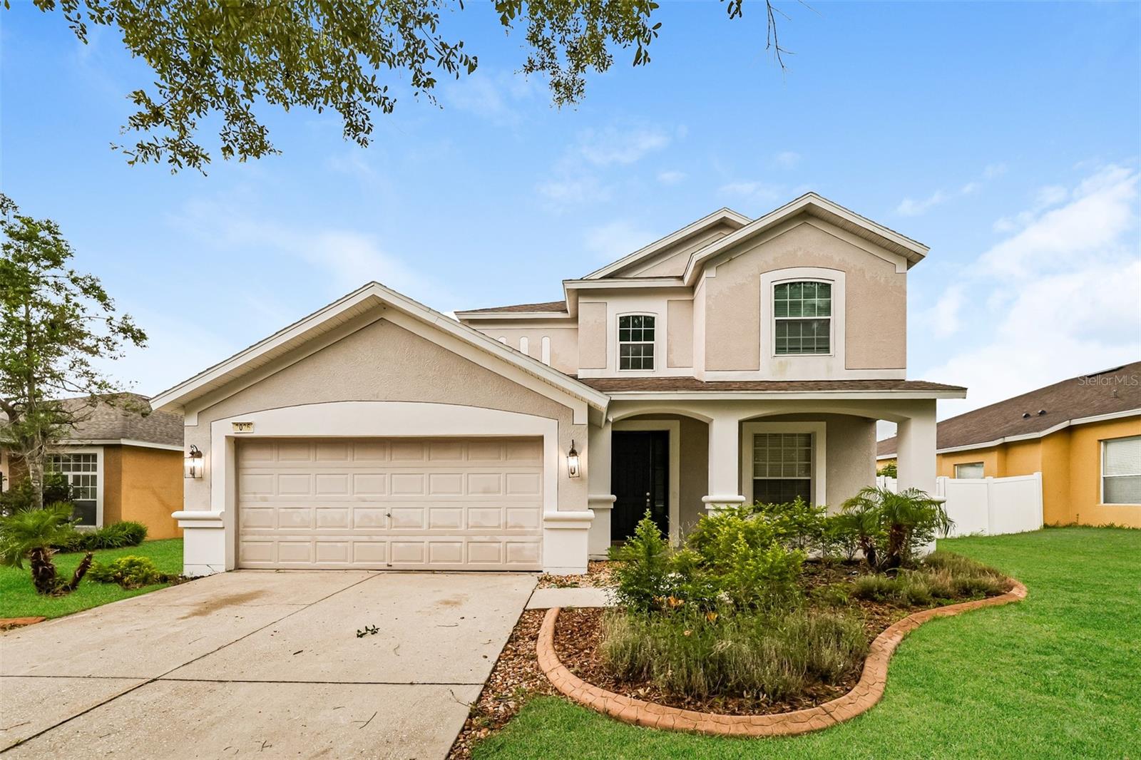 2026 Heartland Cir, Valrico