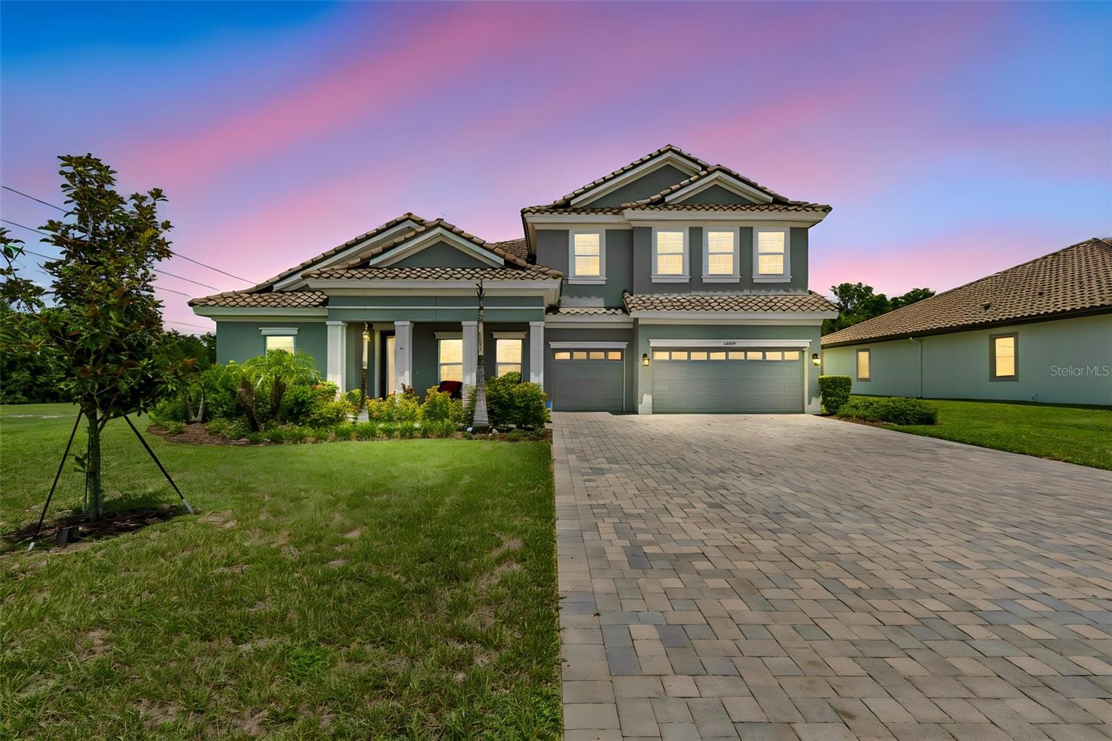 10597 Meadowrun Dr, Lithia