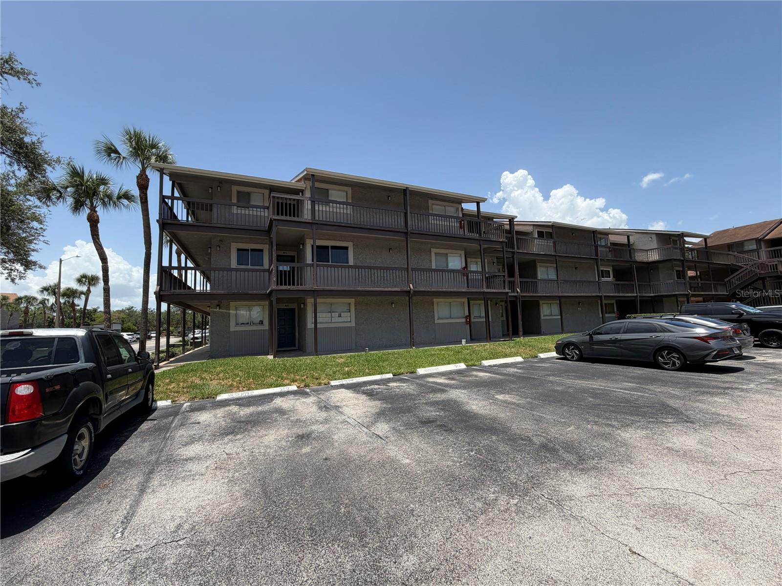 6308 Newtown Cir #8b1, Tampa