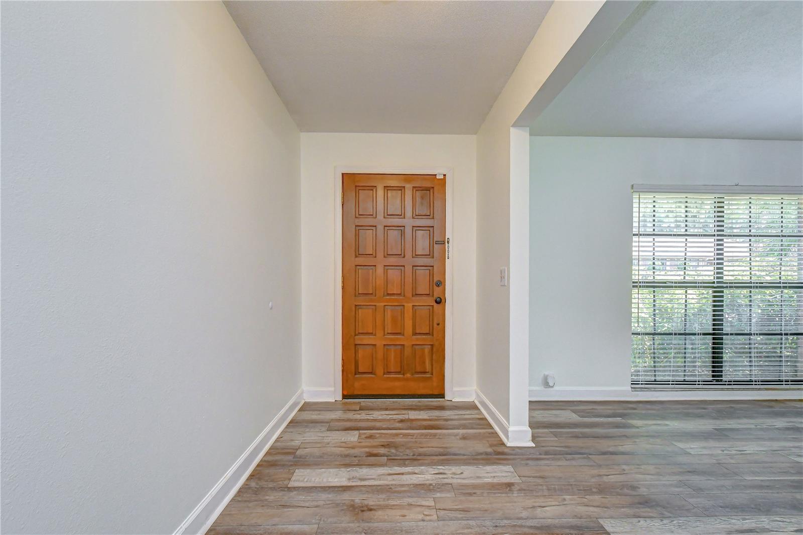 1101 OAKRIDGE MANOR DR