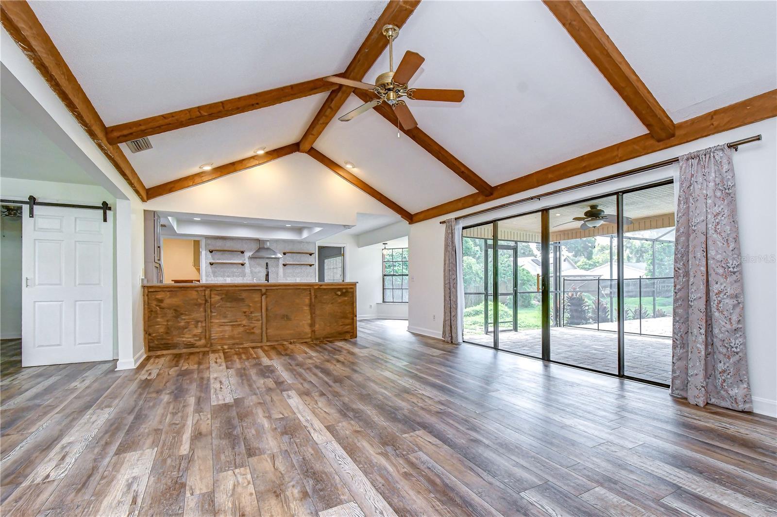 1101 OAKRIDGE MANOR DR