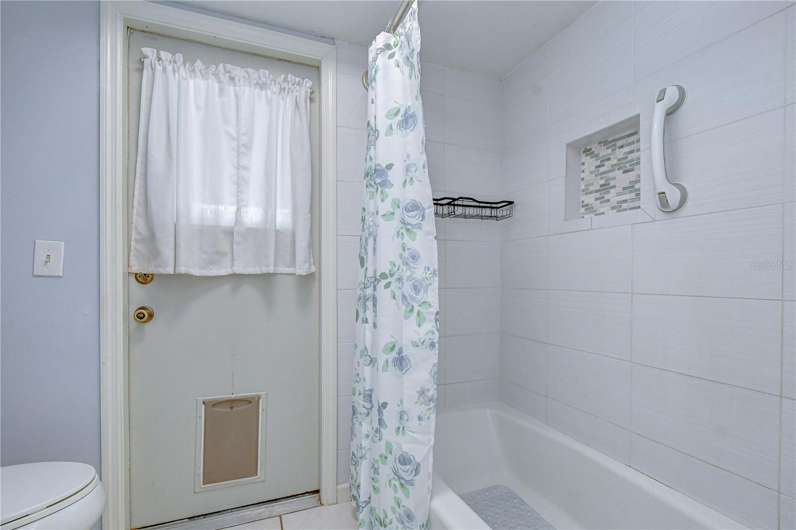1101 OAKRIDGE MANOR DR