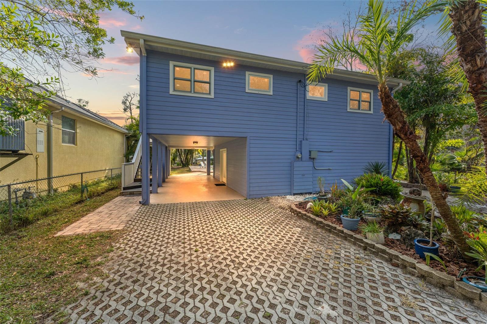 906 W Henry Ave, Tampa
