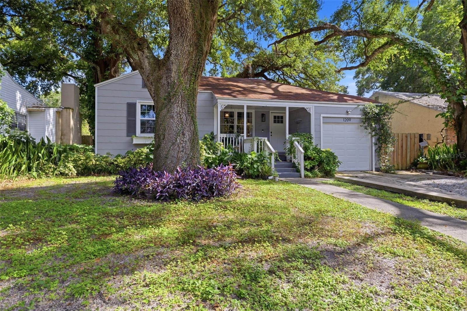 1209 E Crenshaw St, Tampa
